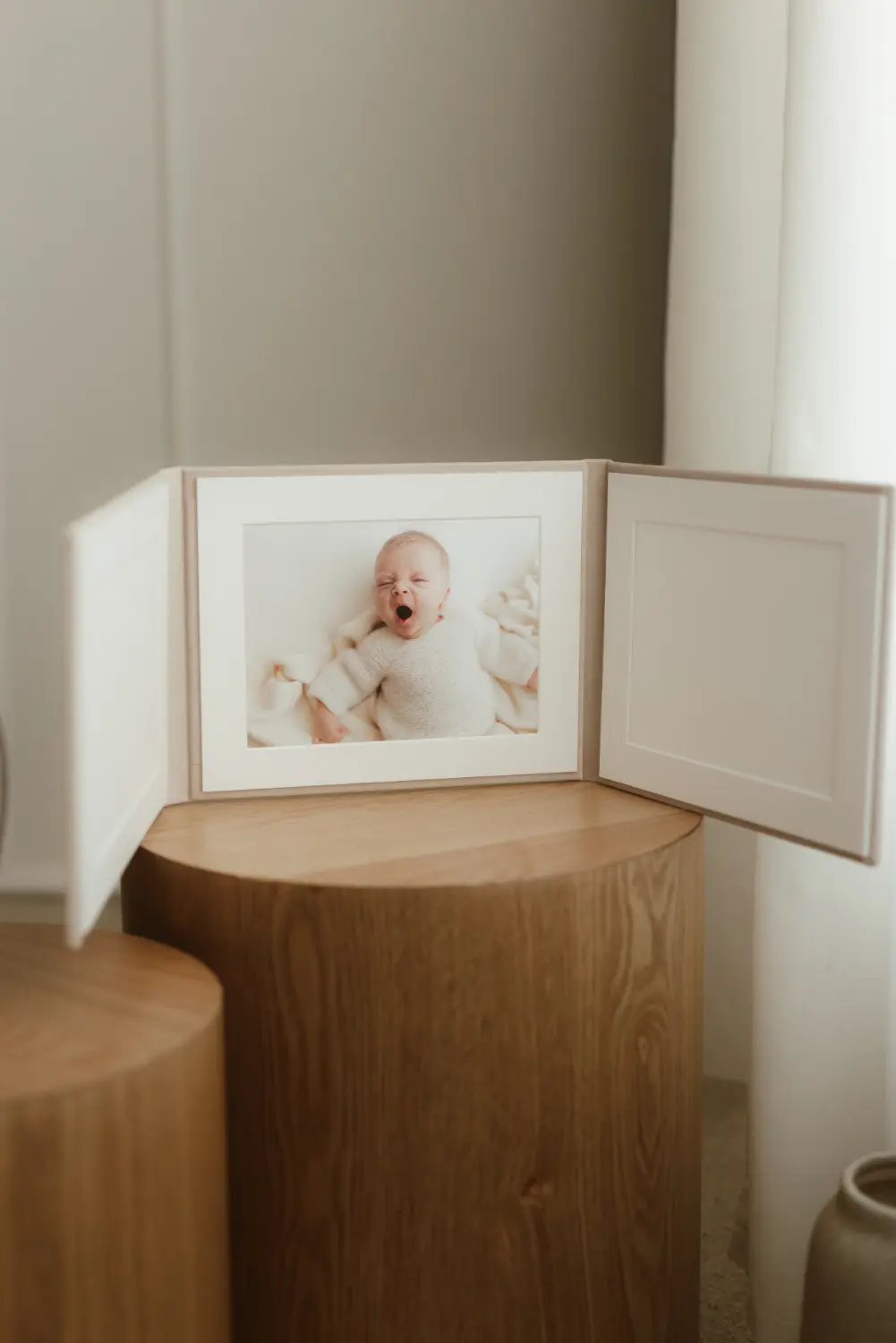  Roztvorený trojrám na fotky v ateliéri ZahraPhoto 