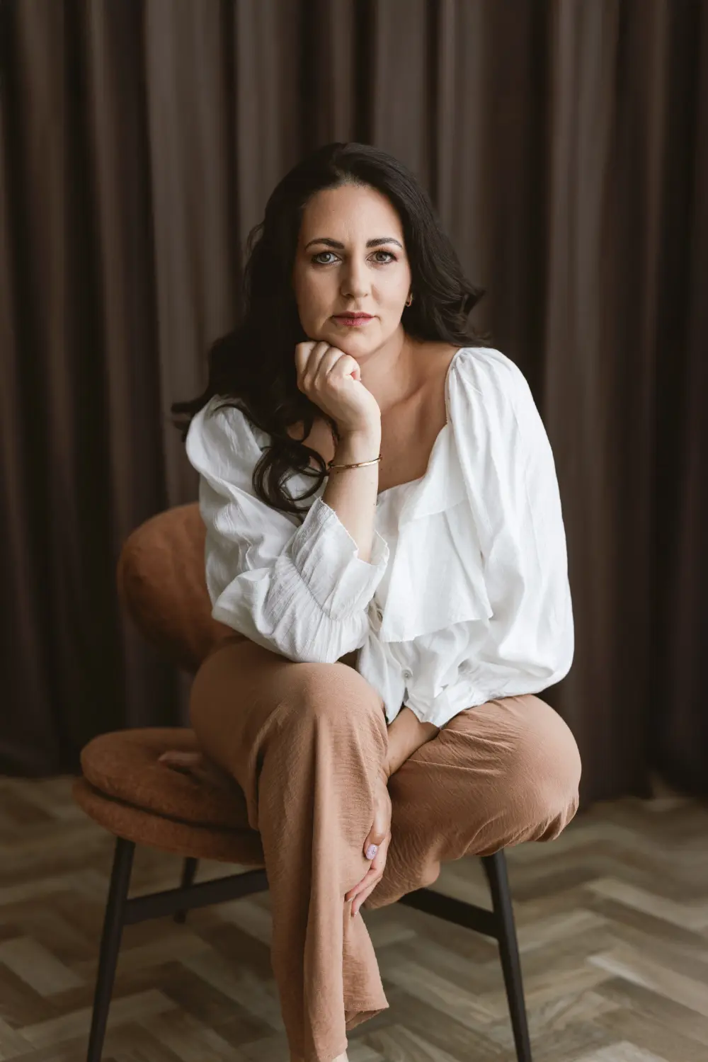 Fotografka Edita Hólyová v ateliéri ZahraPhoto v Šuranoch.